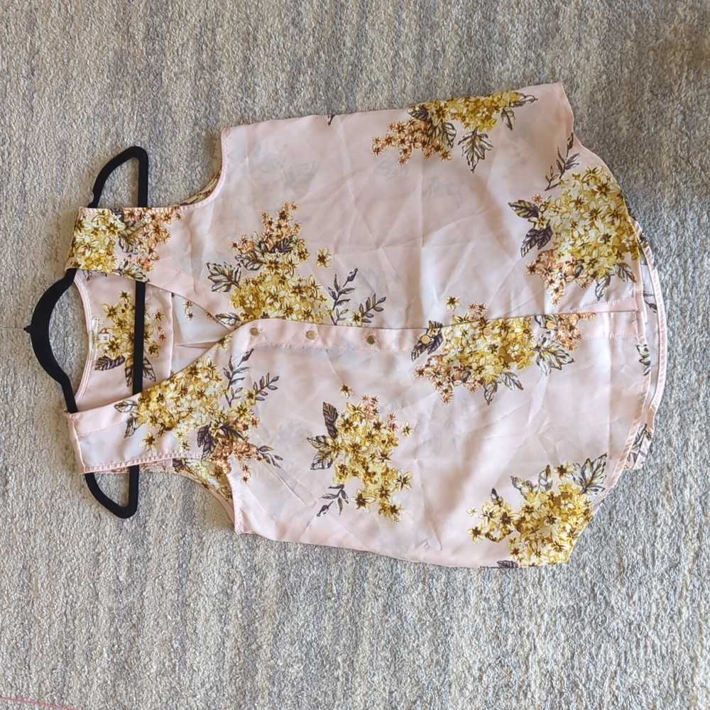 Floral blouse- M- Maurices